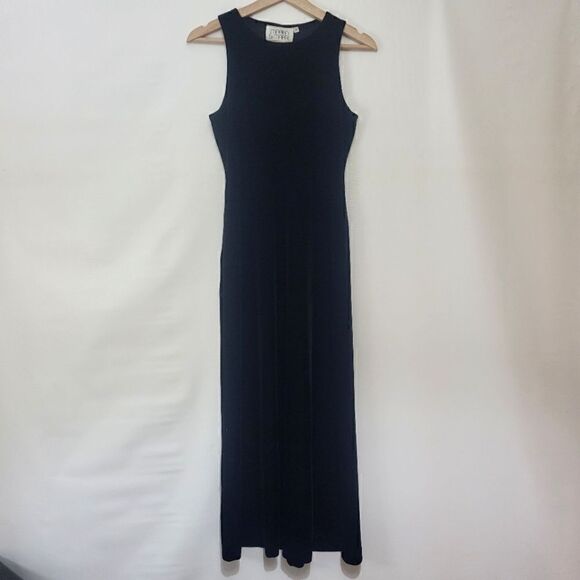 Marian & Marel Dresses & Skirts - Marian& Maral Vintage Black Velour Maxi Dress